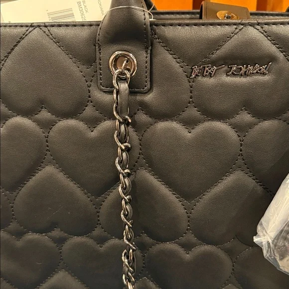 Betsey Johnson | Black Quilted Heart Tote Bag - Picture 4 of 10